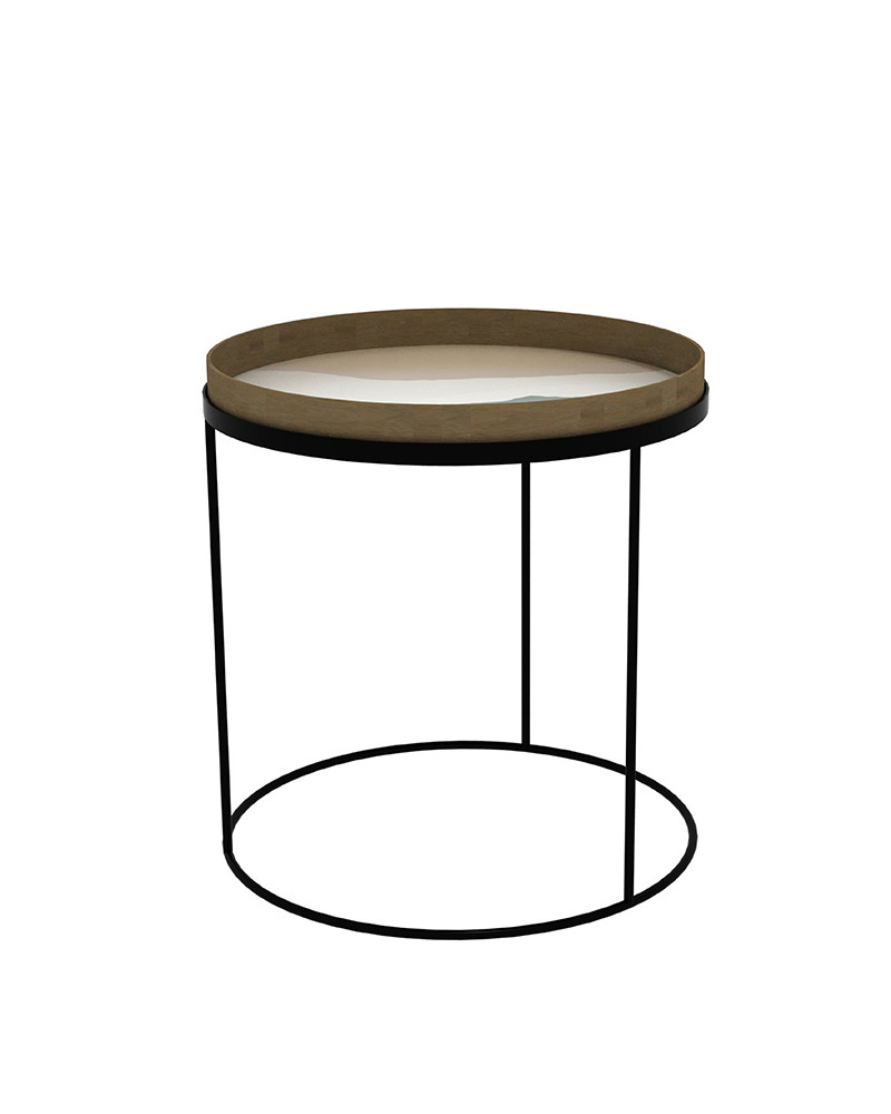 Avec ce set de 2 tables basses pour plateaux ronds d'Ethnicraft, le